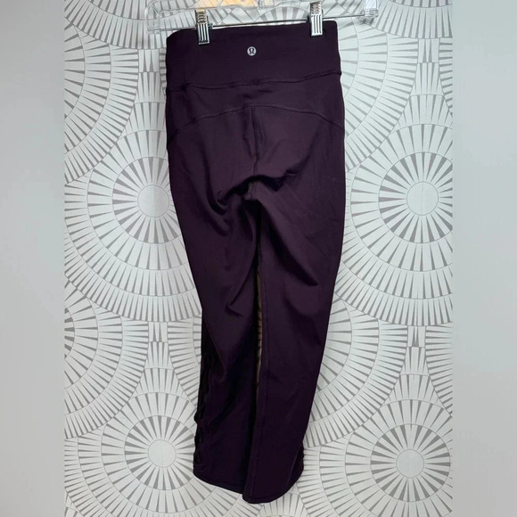 Lululemon Black Cherry Tied To It 7/8 Tight Leggings Women’s Size 2‎ - Picture 5 of 7